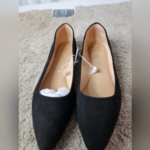 Women's Black Corinna Ballet Flats with Memory Foam Insole Size is 9W